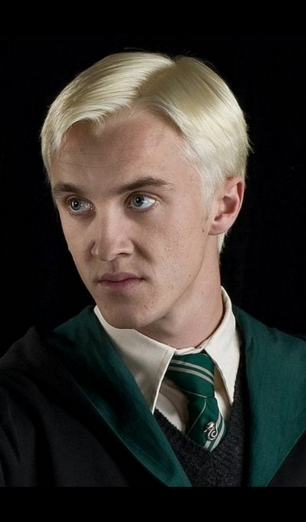 miss malfoy نیم‌رخ