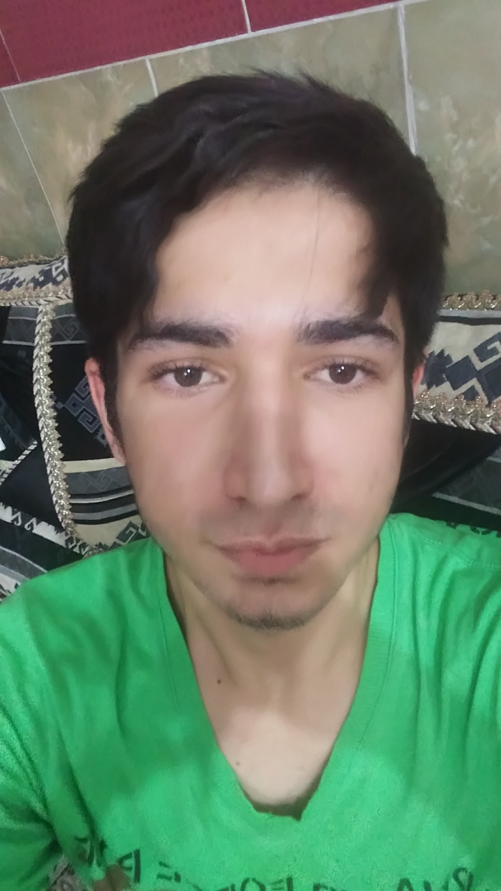 ali_pet نیم‌رخ